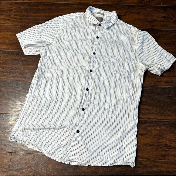 A Frame Printed Button Down Short Sleeve Shirt - Picture 1 of 4